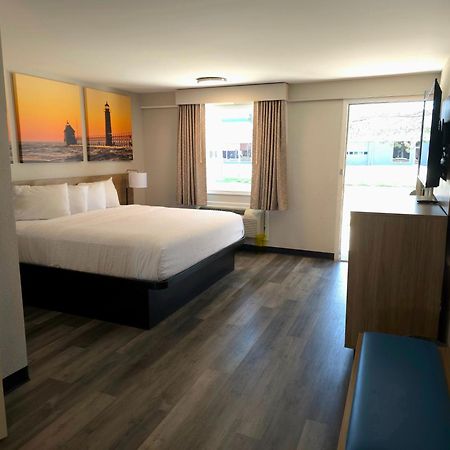 Days Inn And Suites By Wyndham Port Huron Exteriör bild