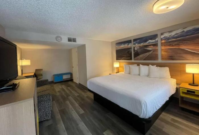 Days Inn And Suites By Wyndham Port Huron Rum bild