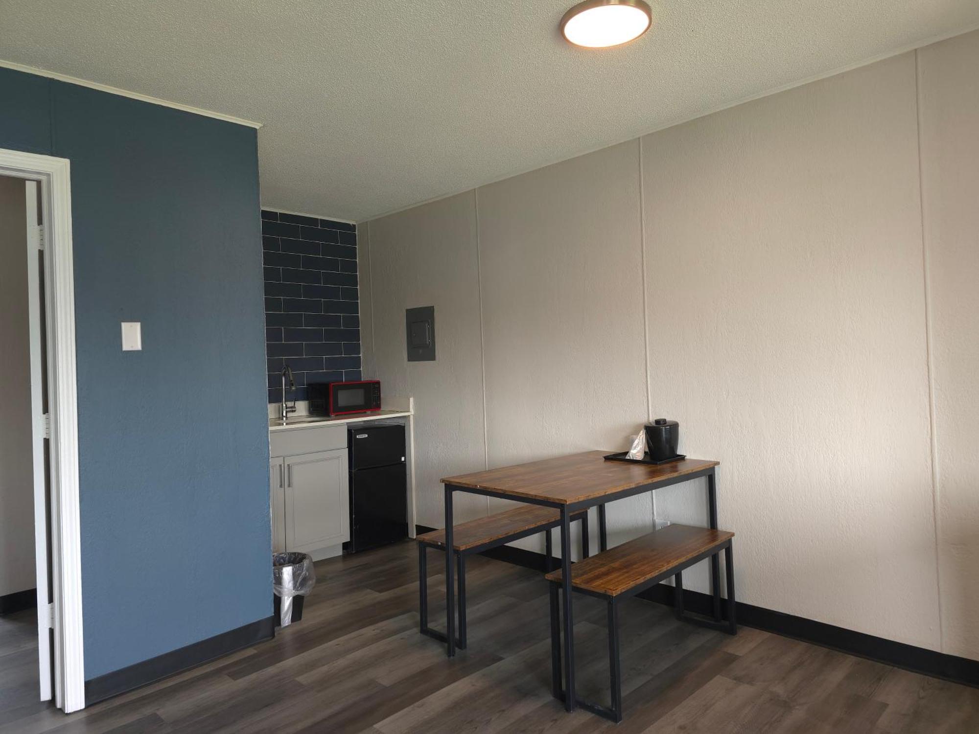 Days Inn And Suites By Wyndham Port Huron Exteriör bild