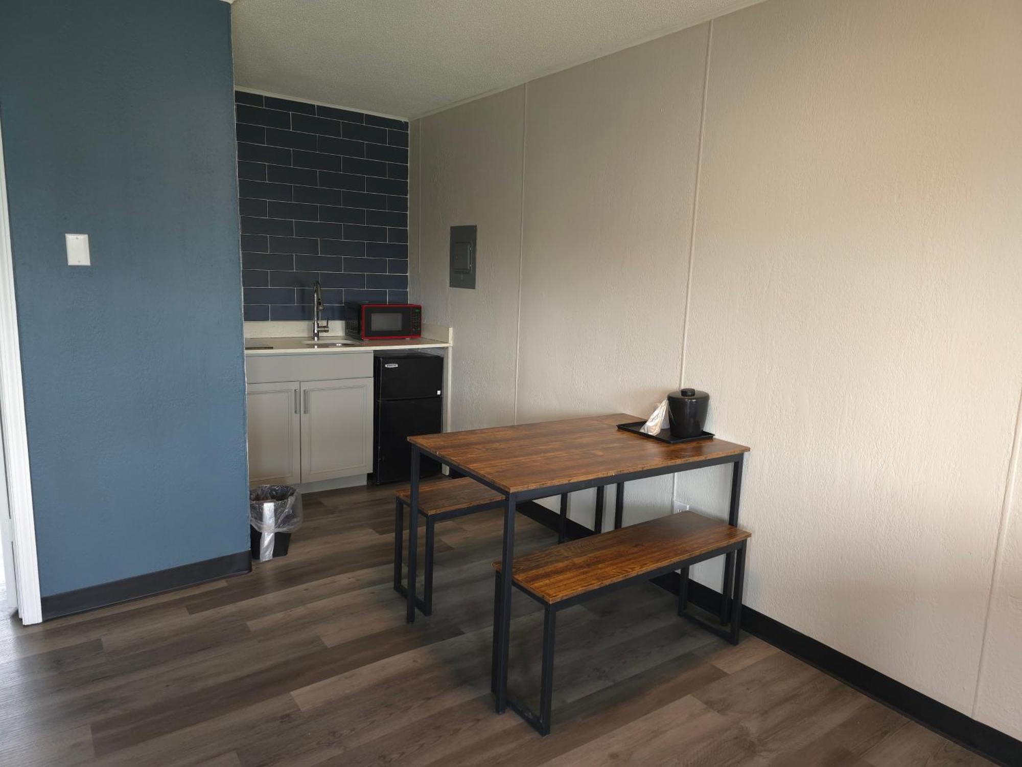 Days Inn And Suites By Wyndham Port Huron Exteriör bild