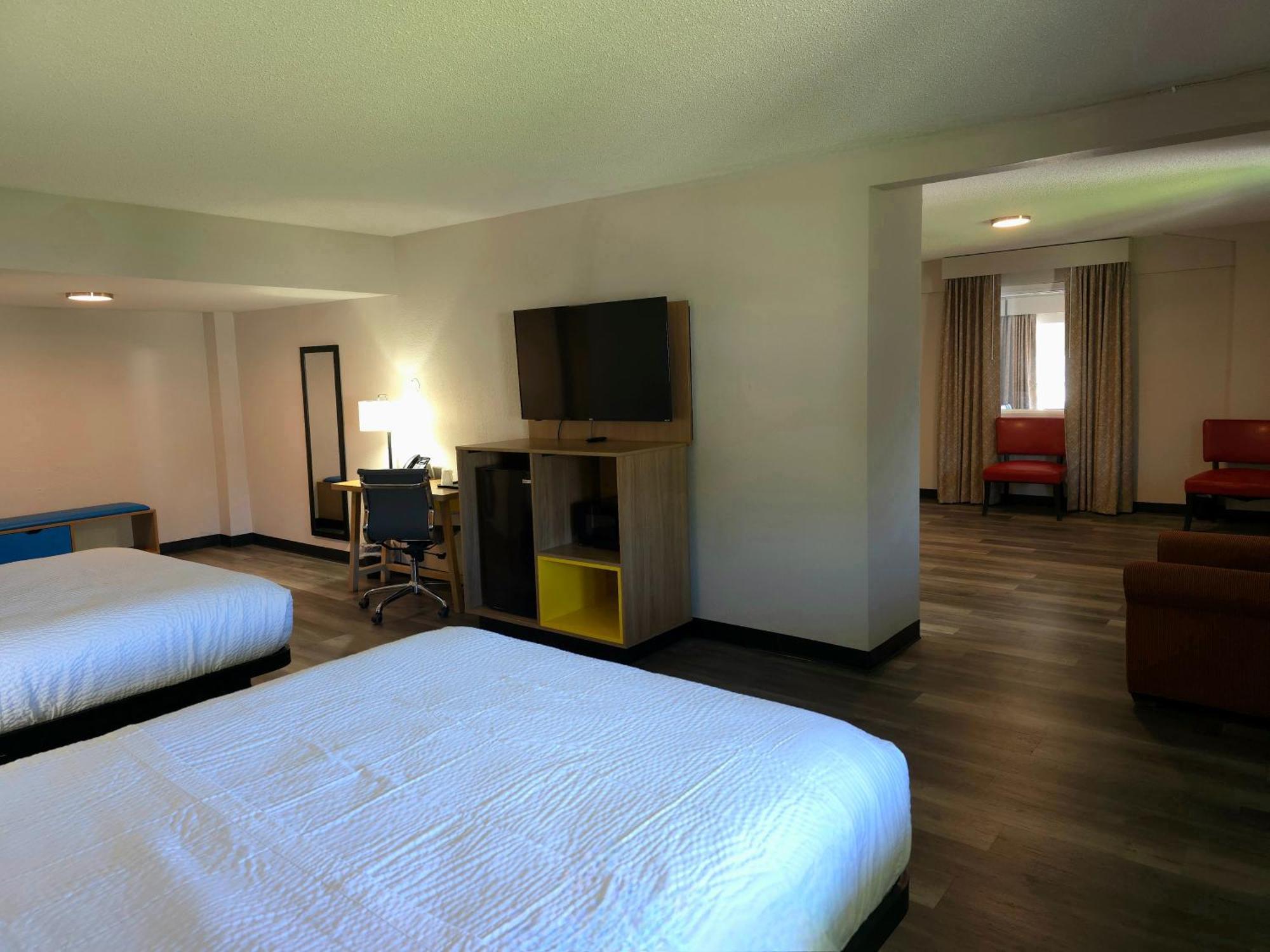 Days Inn And Suites By Wyndham Port Huron Exteriör bild