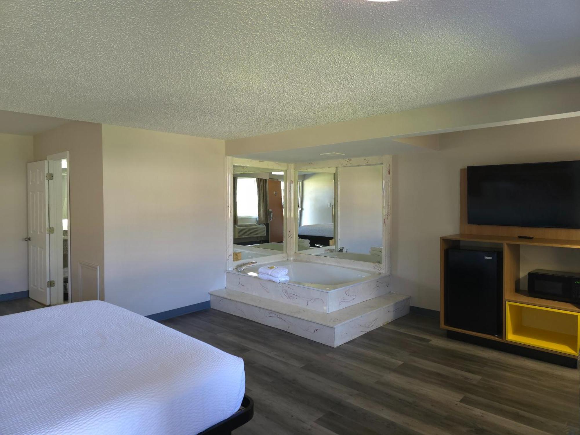 Days Inn And Suites By Wyndham Port Huron Exteriör bild