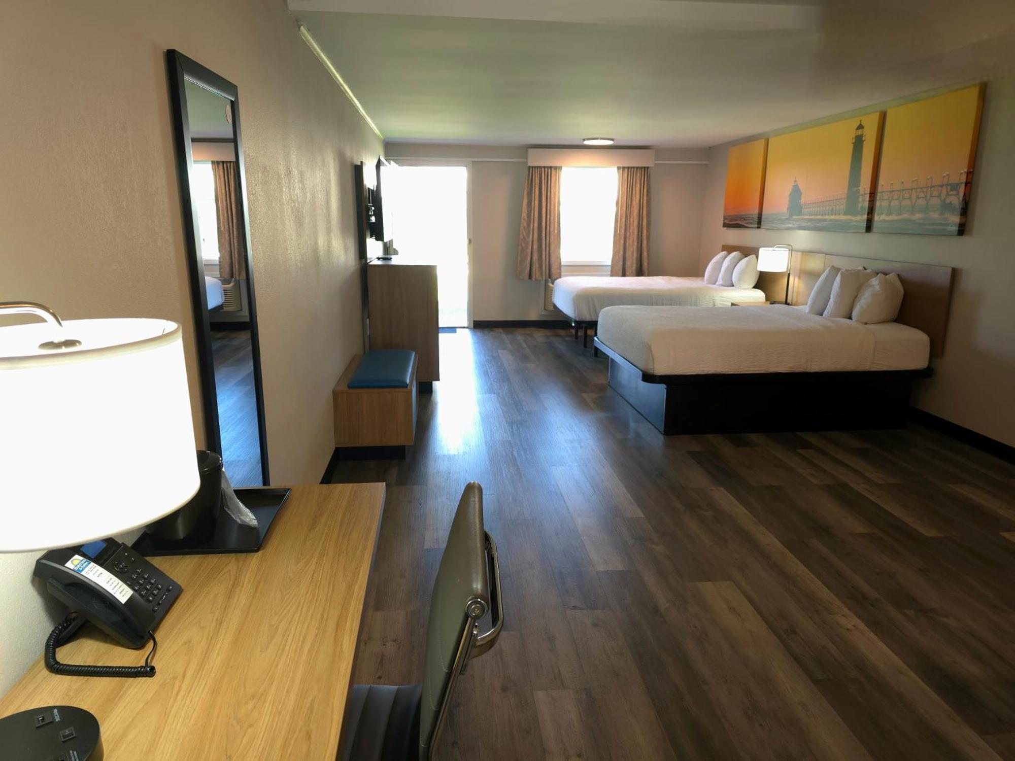 Days Inn And Suites By Wyndham Port Huron Exteriör bild